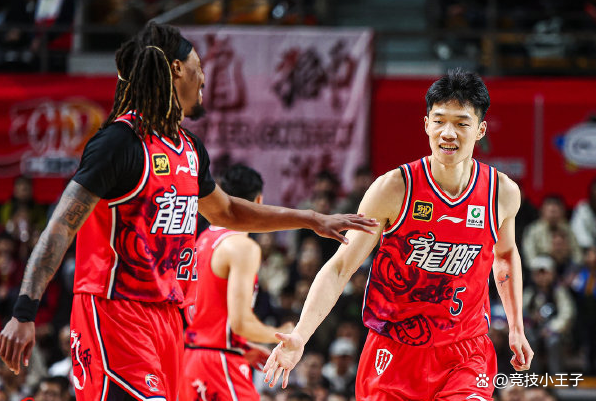 爱游戏官网-冲刺阶段广州队备战NBA常规赛，复出首秀细节曝光，信心回归，赛程密集仍需轮换的简单介绍