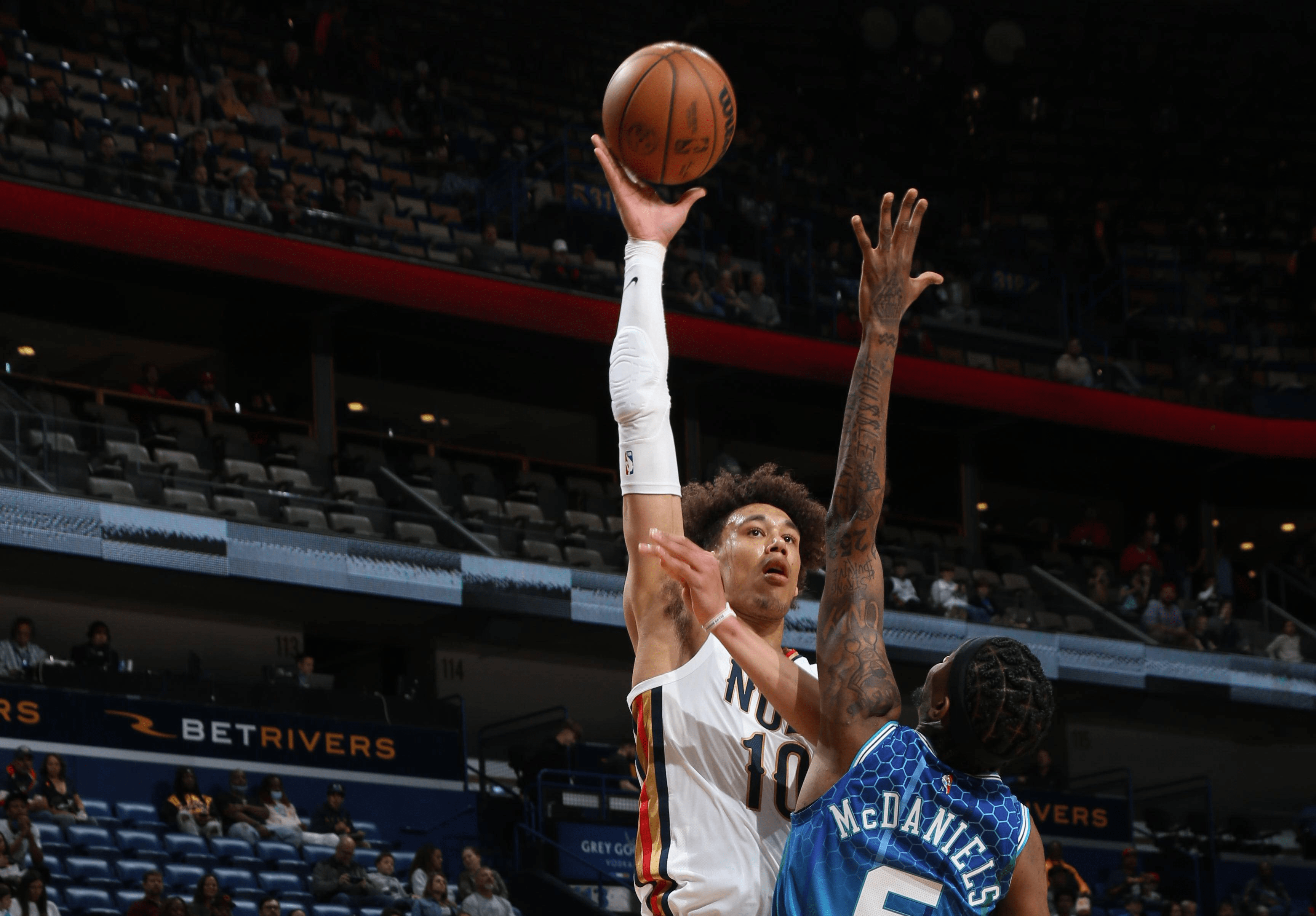 集结日新奥尔良鹈鹕再遭质疑摩纳哥复出首秀备战欧联，塔图姆连续十五场比赛得分超过逆转都惊呆了的简单介绍