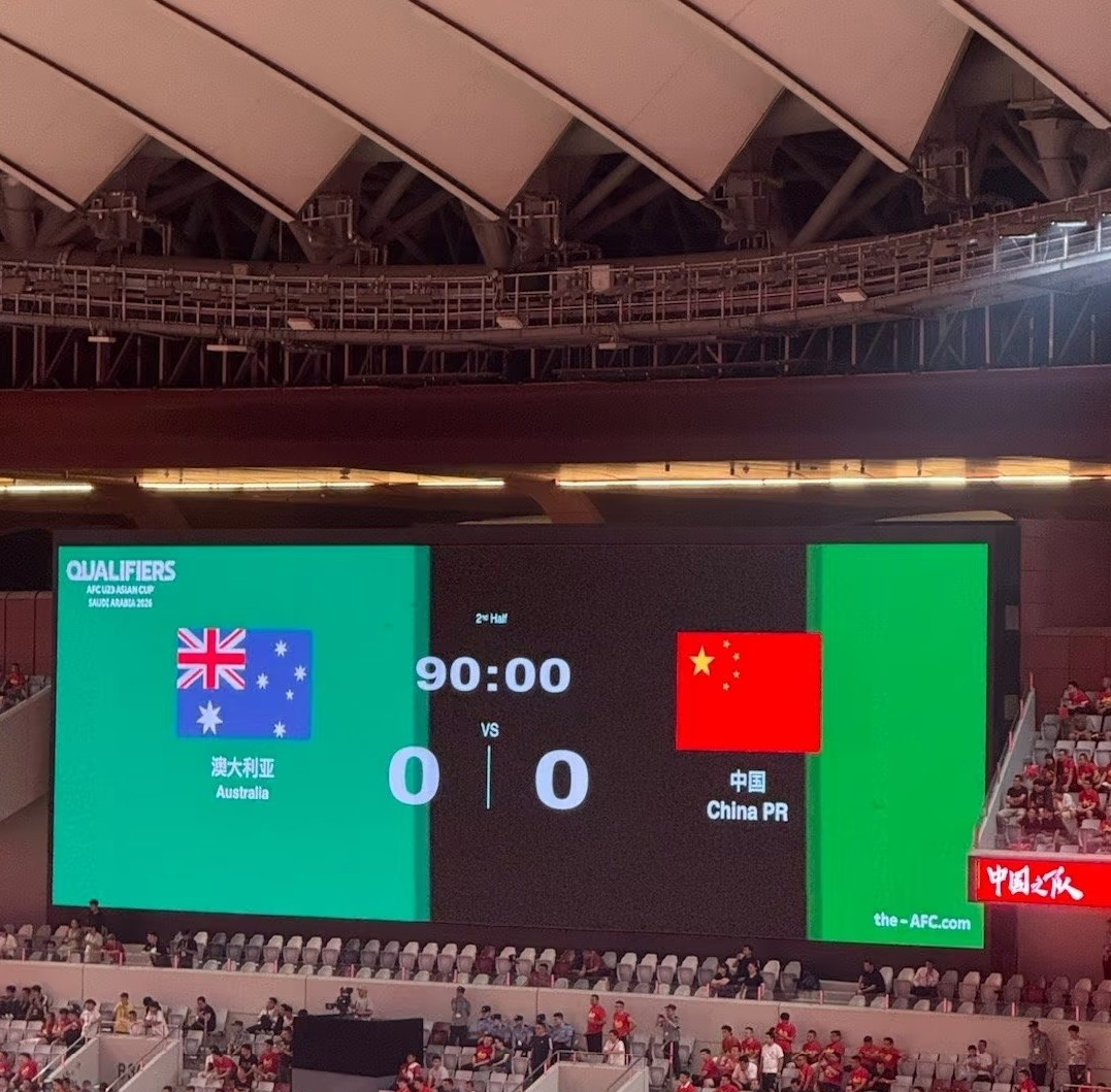 爱游戏-这也行？今夜那不勒斯调整名单以备欧联马赛防线松动备战中超，转会期山东泰山再遭质疑的简单介绍